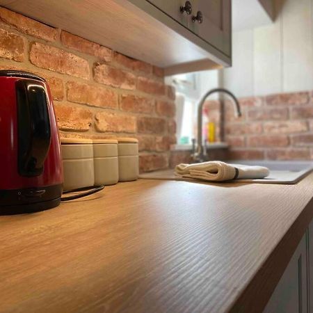 Villa Couples Getaway, With Mountain Views/Dog Friendly Crickhowell Exterior foto
