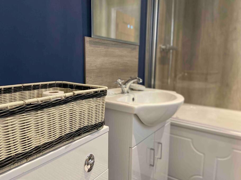 Villa Couples Getaway, With Mountain Views/Dog Friendly Crickhowell Exterior foto