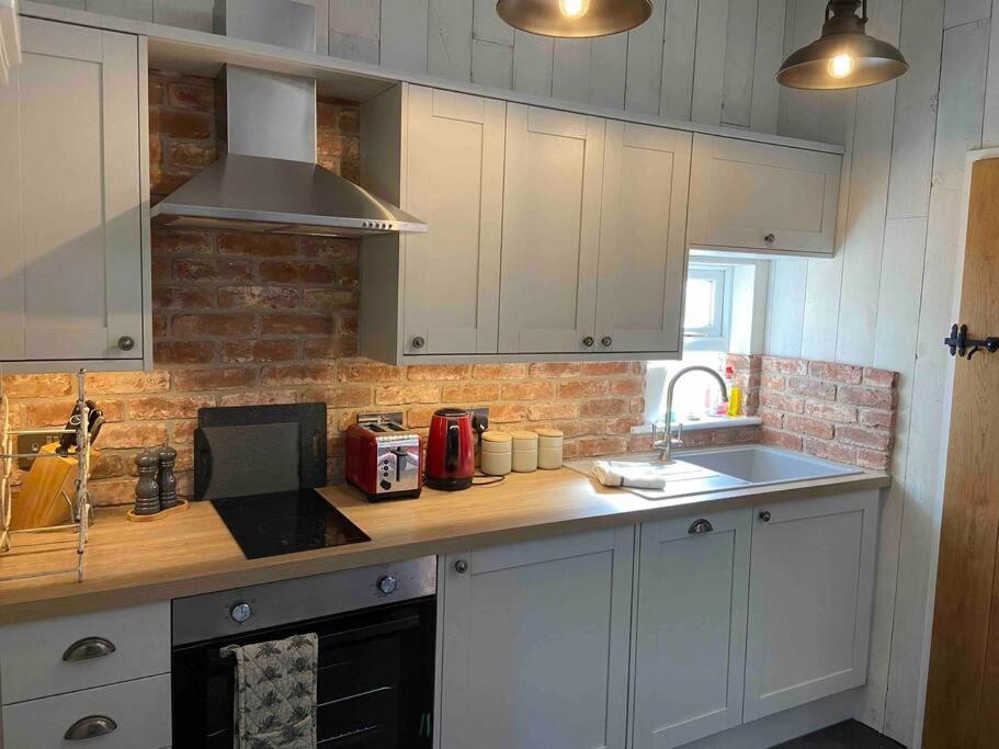 Villa Couples Getaway, With Mountain Views/Dog Friendly Crickhowell Exterior foto