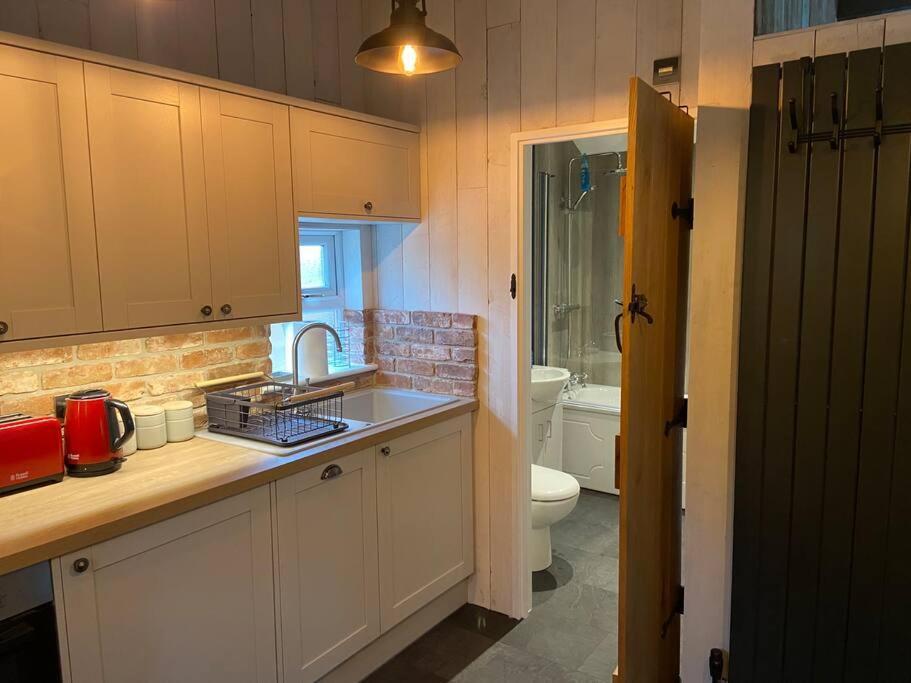 Villa Couples Getaway, With Mountain Views/Dog Friendly Crickhowell Exterior foto